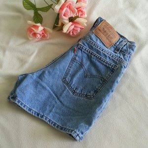 Vintage Levi's High Waisted Short