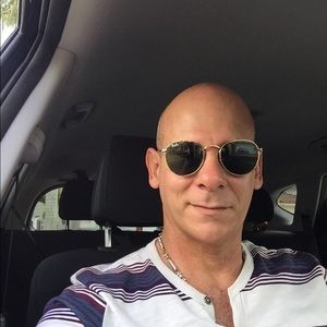 Meet your Posher, Luis