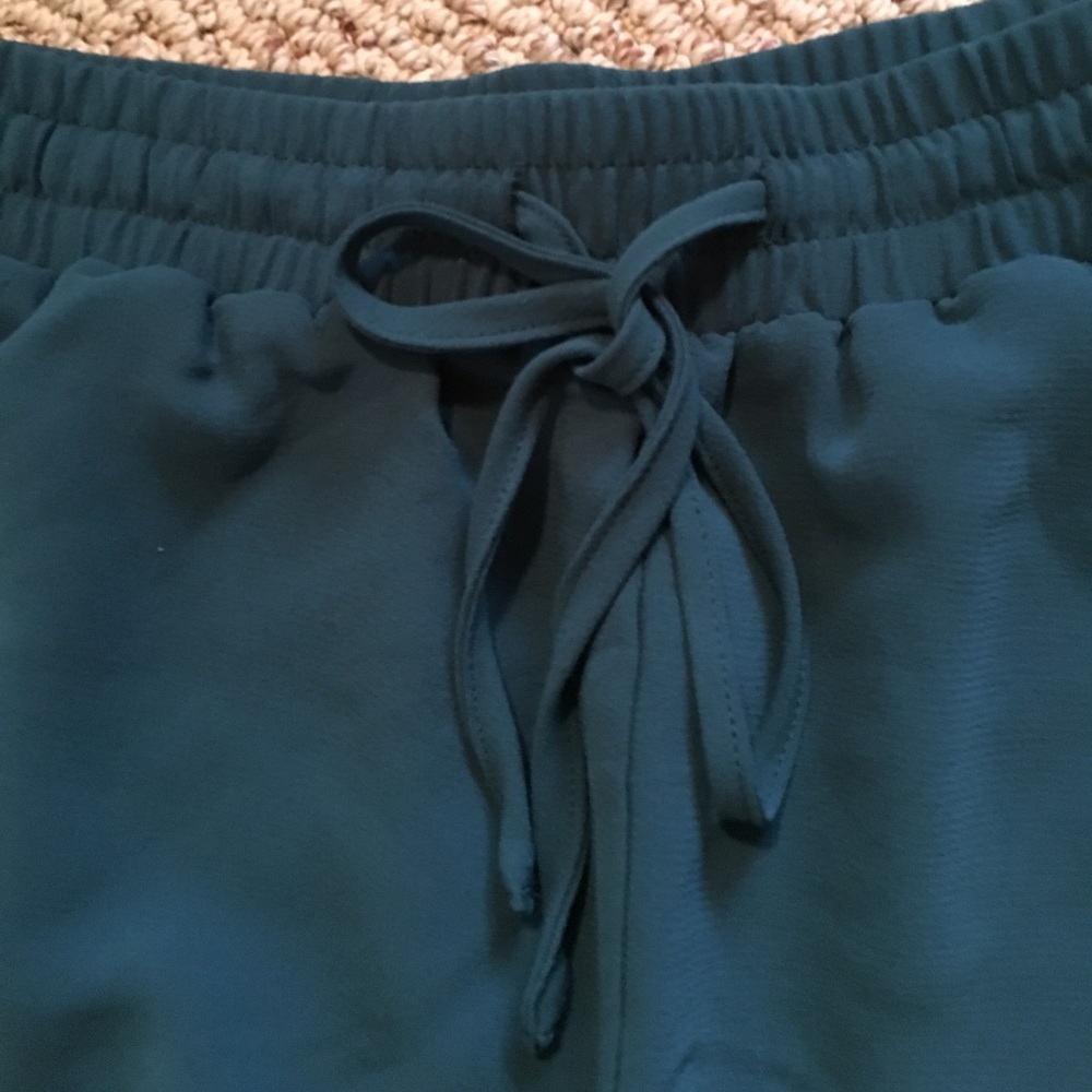 Light weight shorts - Picture 3 of 4