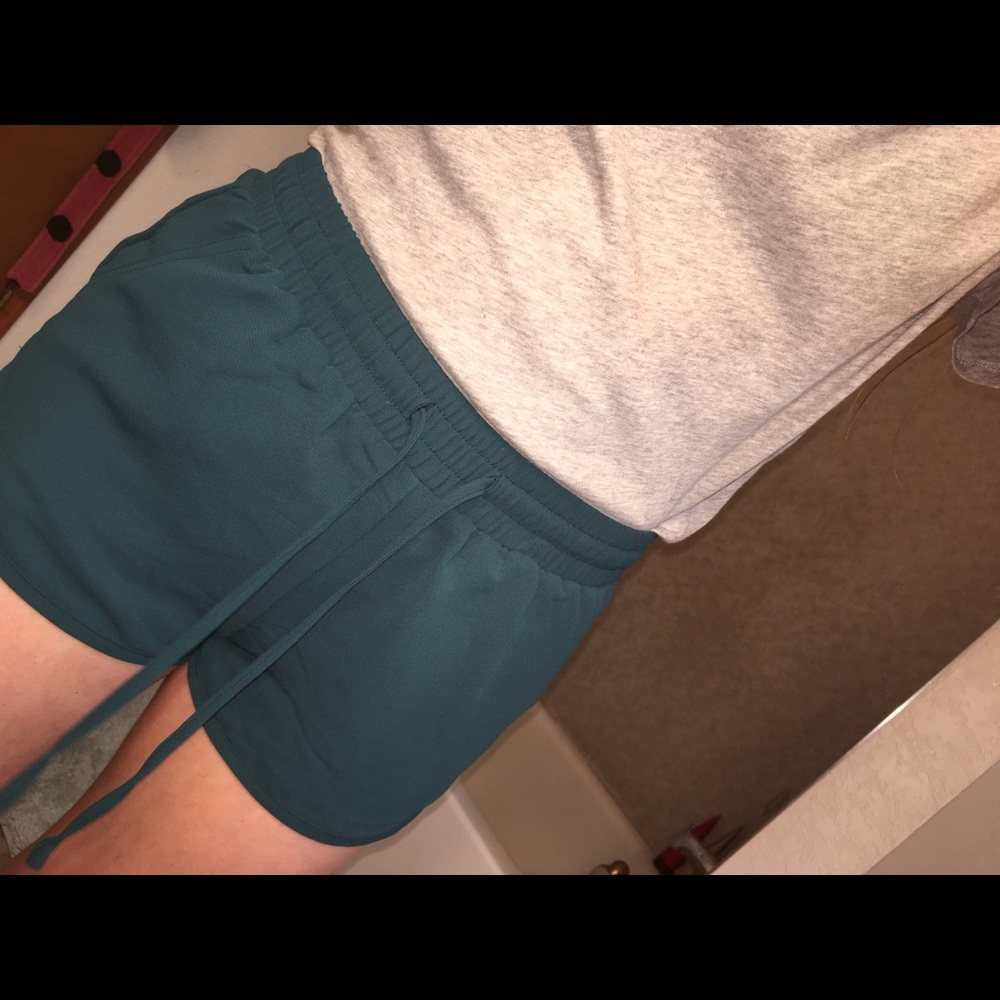 Light weight shorts - Picture 4 of 4