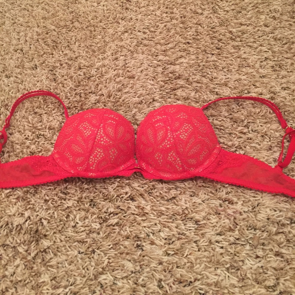 Bombshell Victoria secret bra