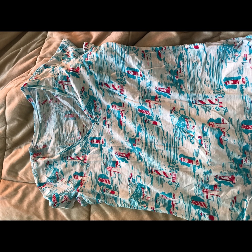 Lilly Pulitzer Michelle v-neck, lighthouse. Small
