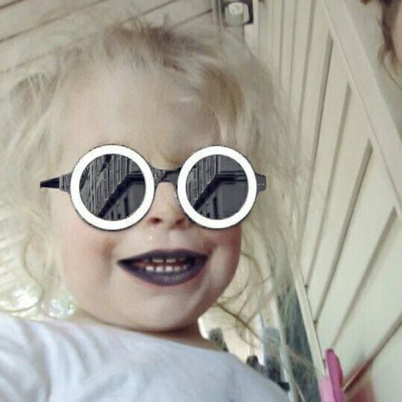 Meet your Posher, Jessica - Picture 1 of 1