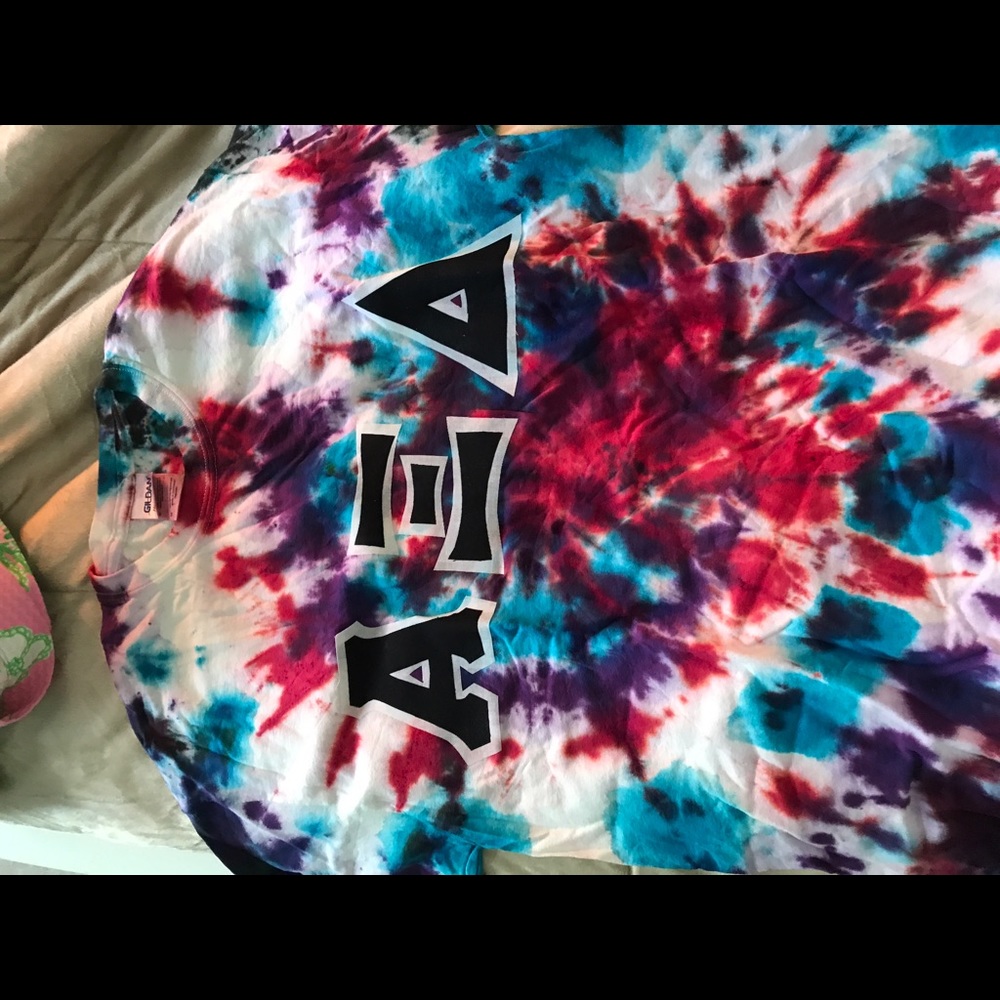 Alpha Xi Delta sorority tshirt. Medium
