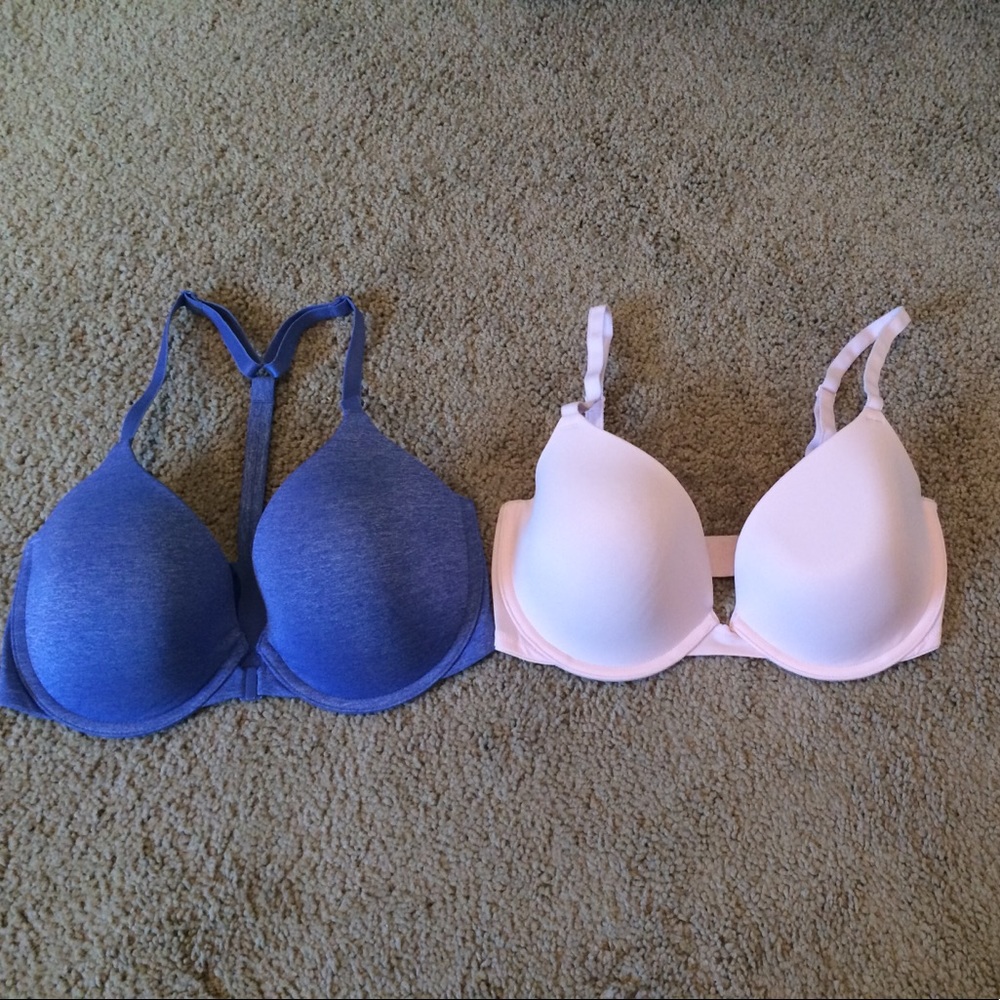 Lot of 2 Victoria Secret bras