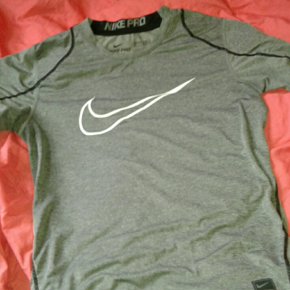 Nike fitted tee