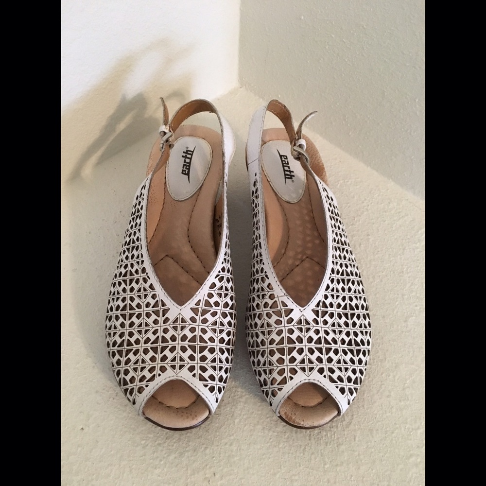Earth brand Heels