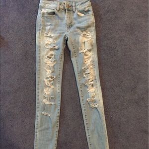 Distressed American eagle super stretchy jeans