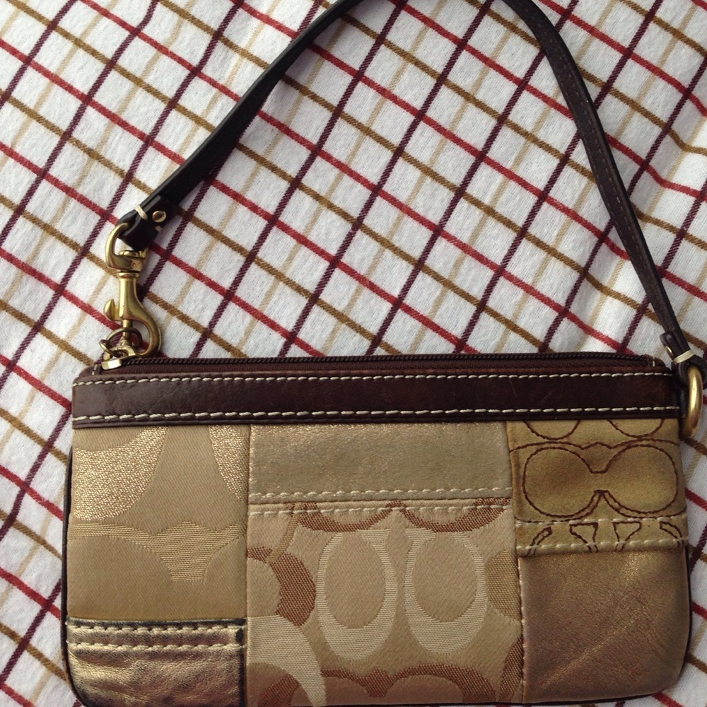 Free when you buy my coach bags!