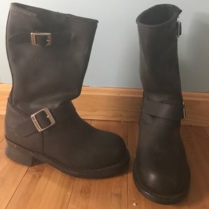 Brand new element boots!