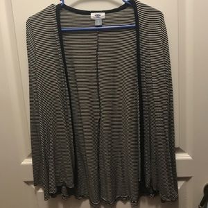 🍁4 For $20🍁 Black and tan striped cardigan