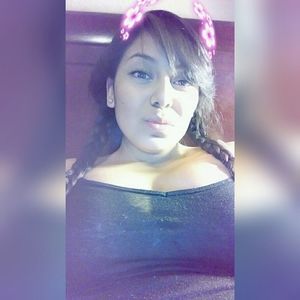 Meet your Posher, Alexis