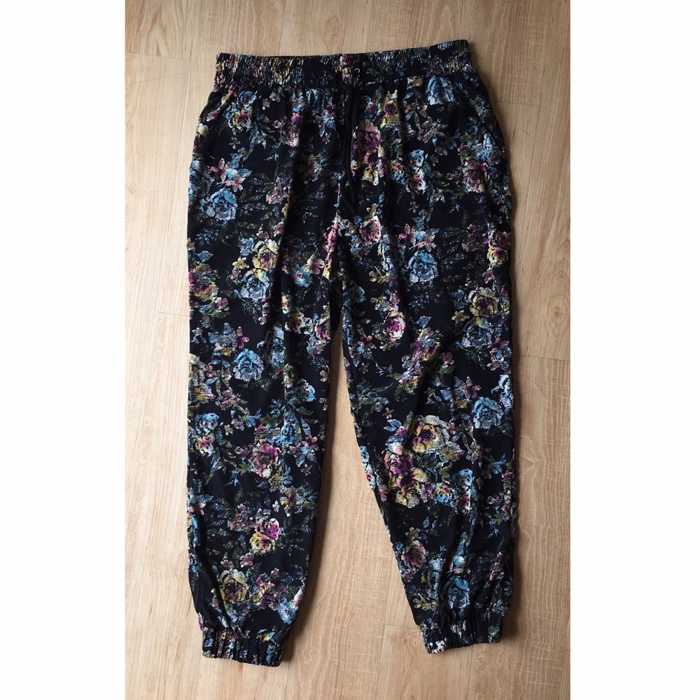 Drawstring Printed Jogger