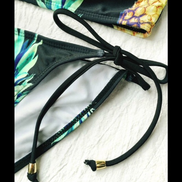 🍍Restocked🍍Pineapple Halter Bikini 🍍 - Picture 4 of 5