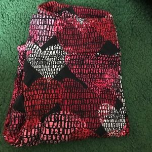 Lularoe TC heart leggings
