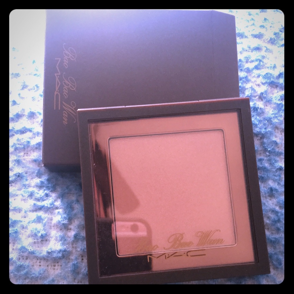 MAC LE Bao Bao Wan blush