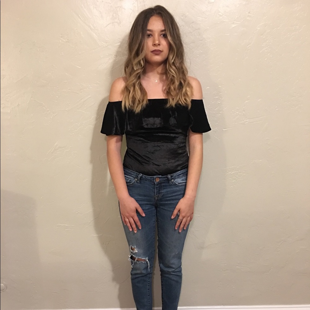Off the shoulder velvet body suit