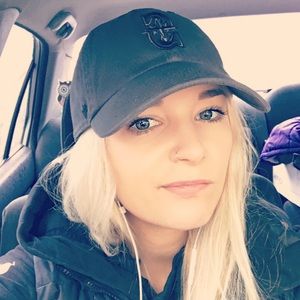 Meet your Posher, Charolette