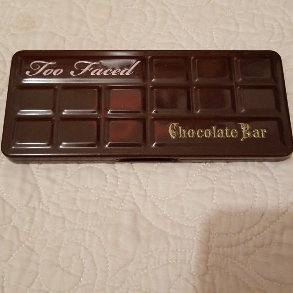 (Do not buy) Chocolate bar eyeshadow palette