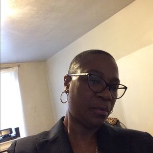 Meet your Posher, Denise