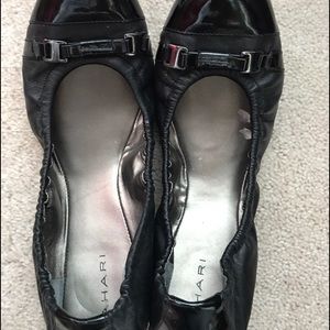 Tahari Veronica ballerina flat in black