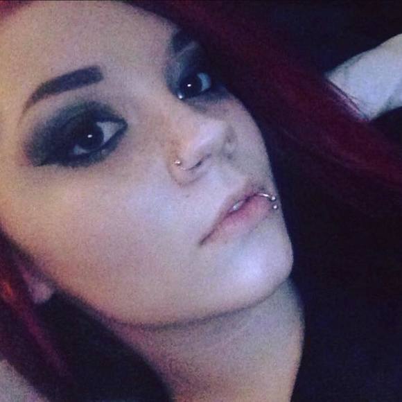 Meet your Posher, Amanda - Picture 1 of 1