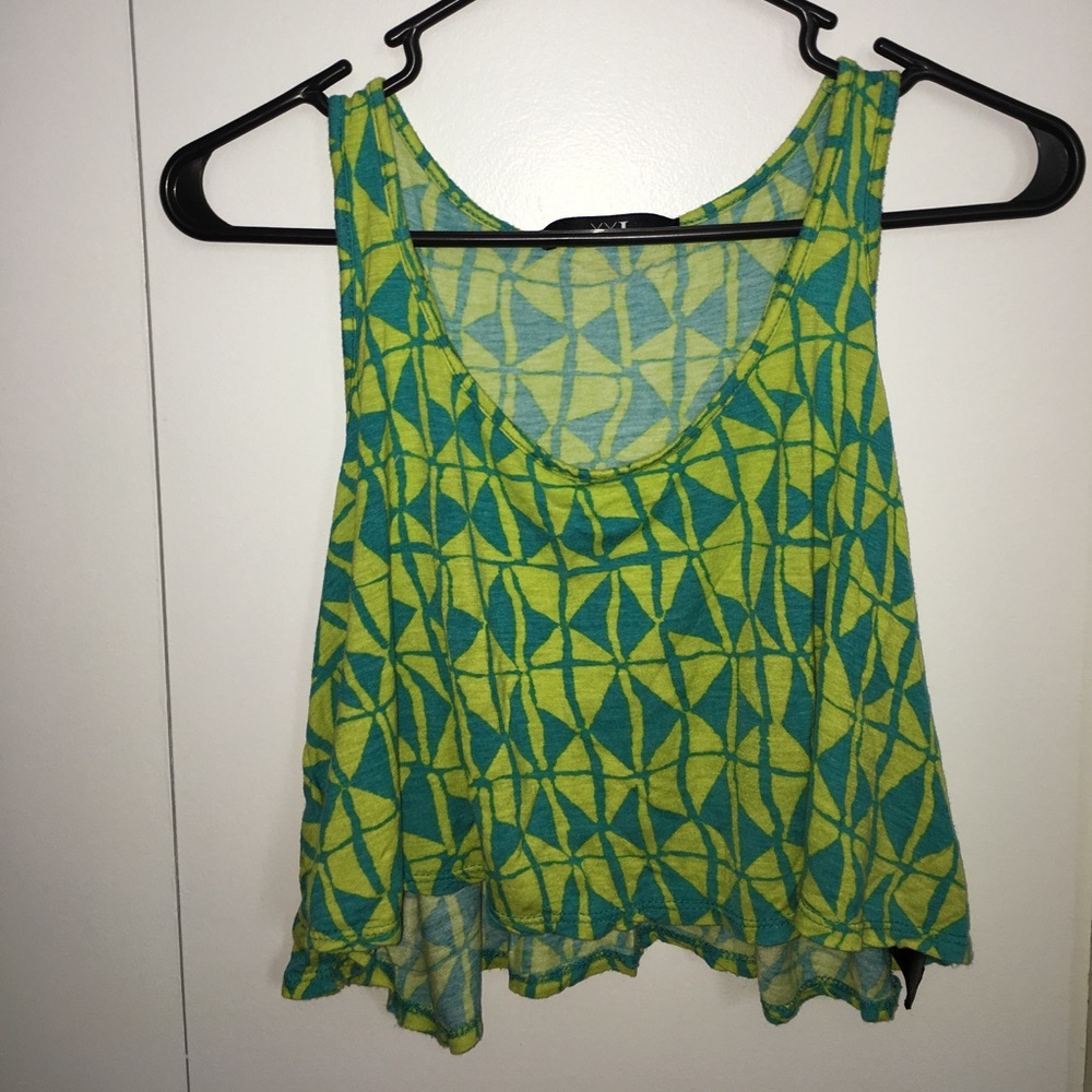 Triangle pattern crop tank