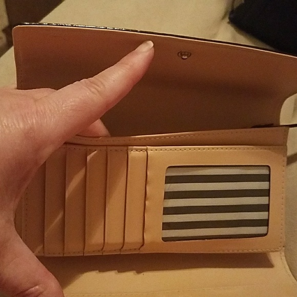 Authentic Kate Spade satchel w/ matching wallet - Picture 3 of 4