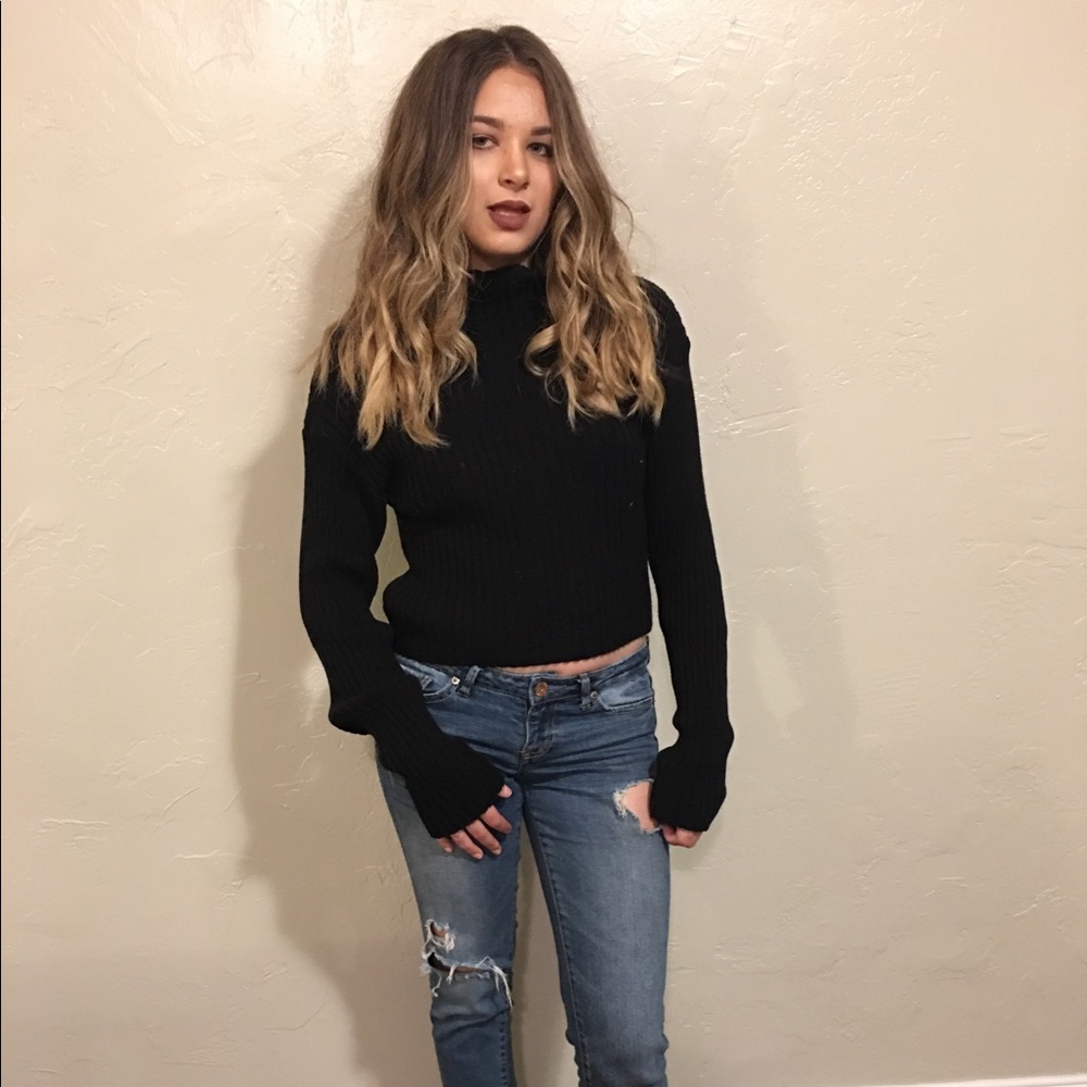 Turtle neck crop top