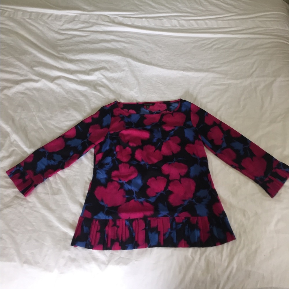 Banana Republic xs flower silk shirt