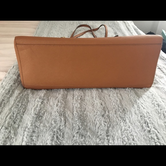Tory Burch Large York Tote - Picture 2 of 4