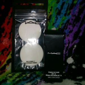 MAC Studio Fix Fluid SPF 15 NC42 w/ 2 disc spongs