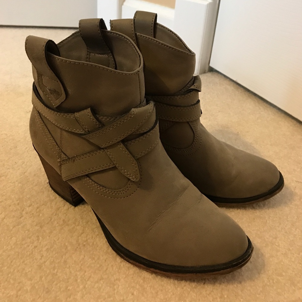 Rocket dog ankle boots