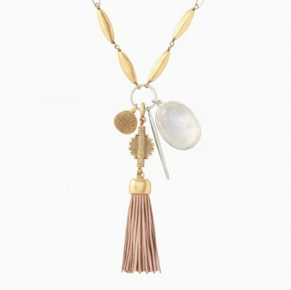 Victoria Pendant Necklace