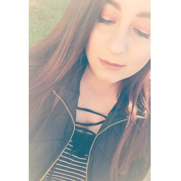 Meet your Posher, Alex - Picture 2 of 2