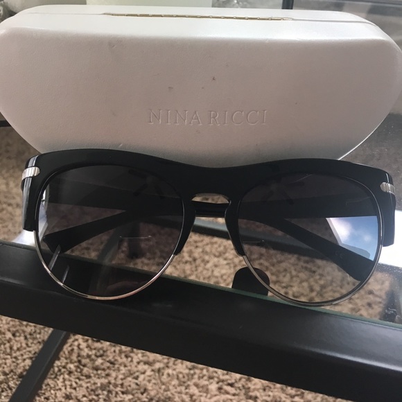 Metal rimmed Wayfarer Nina Ricci sunglasses - Picture 4 of 4