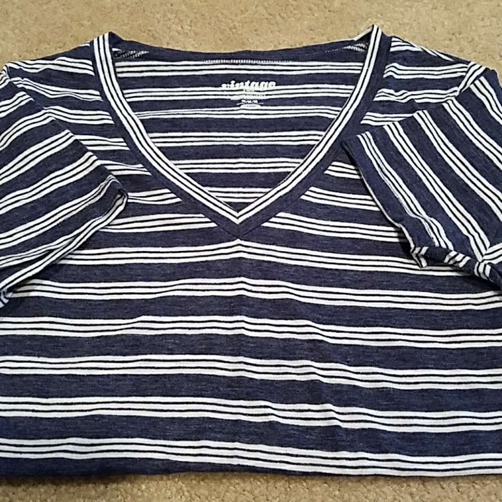 Old Navy Vintage Striped V-neck Short-sleeved Tee