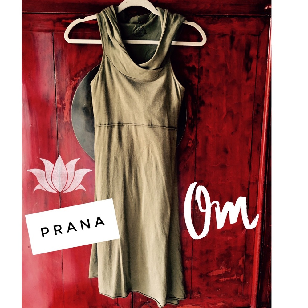 Prana LIKE NEW stylish casual knit dress w/ hood.