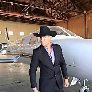 Meet your Posher, Iván