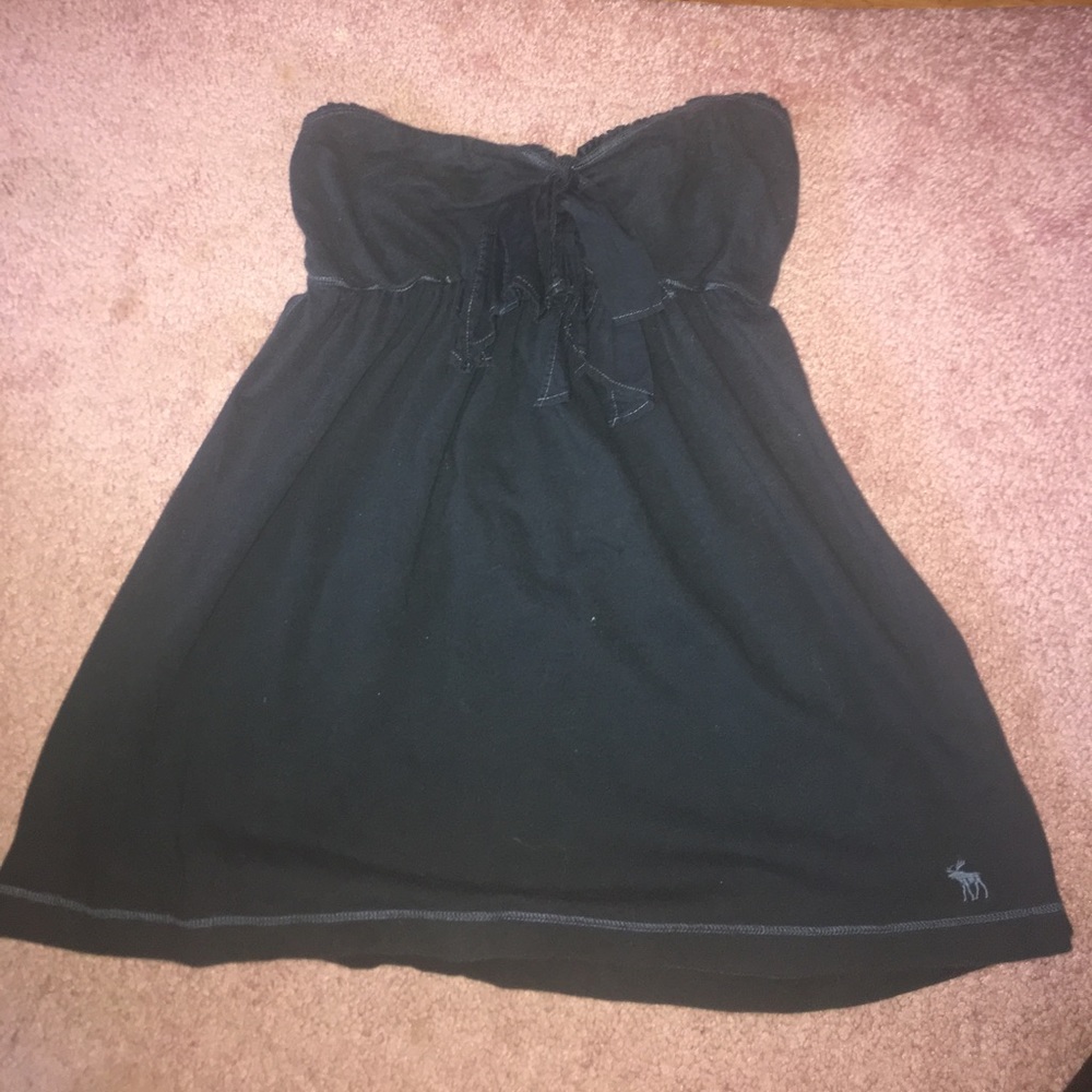 Navy blue strapless shirt