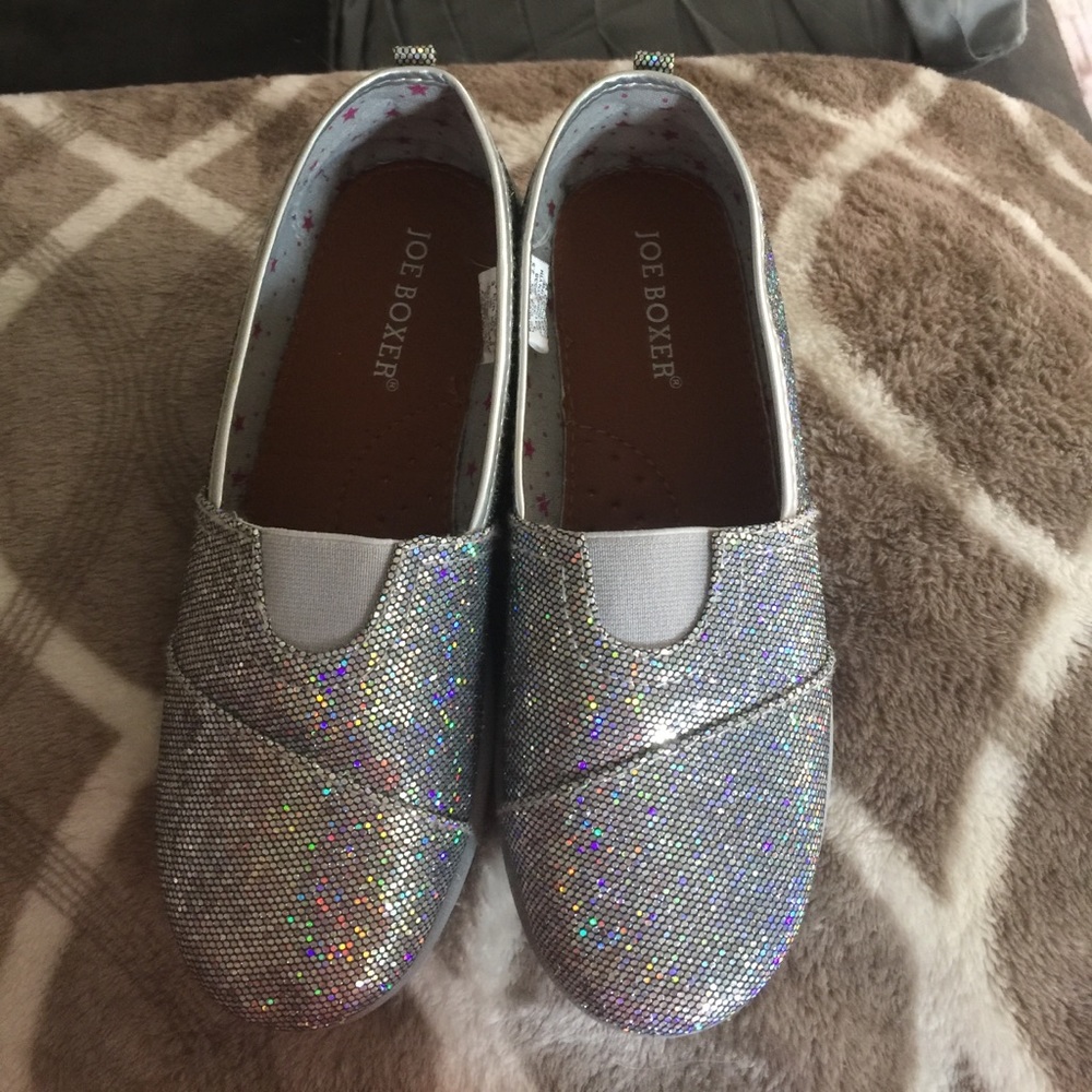 Girls joe boxer slip on sneakers.