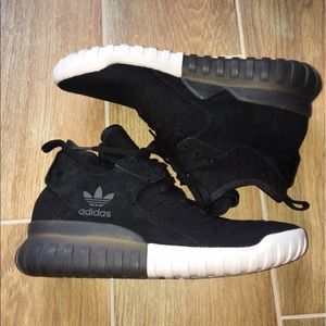 Black Adidas Tubular Primeknit