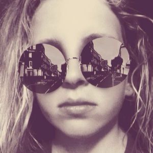 Meet your Posher, Sloan