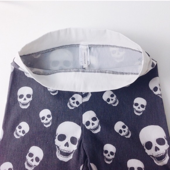Sold Grey Skull Legging pants - Picture 2 of 3