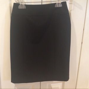 Halogen pencil skirt. Black. 0P