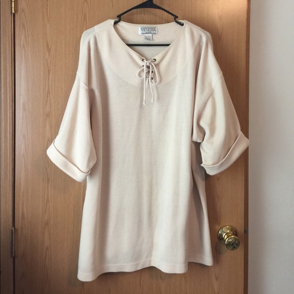 Top - Picture 1 of 1