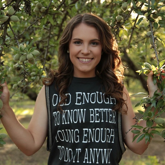 Meet your Posher, Madysen - Picture 1 of 1