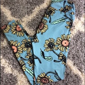 Lularoe OS sunflower leggings