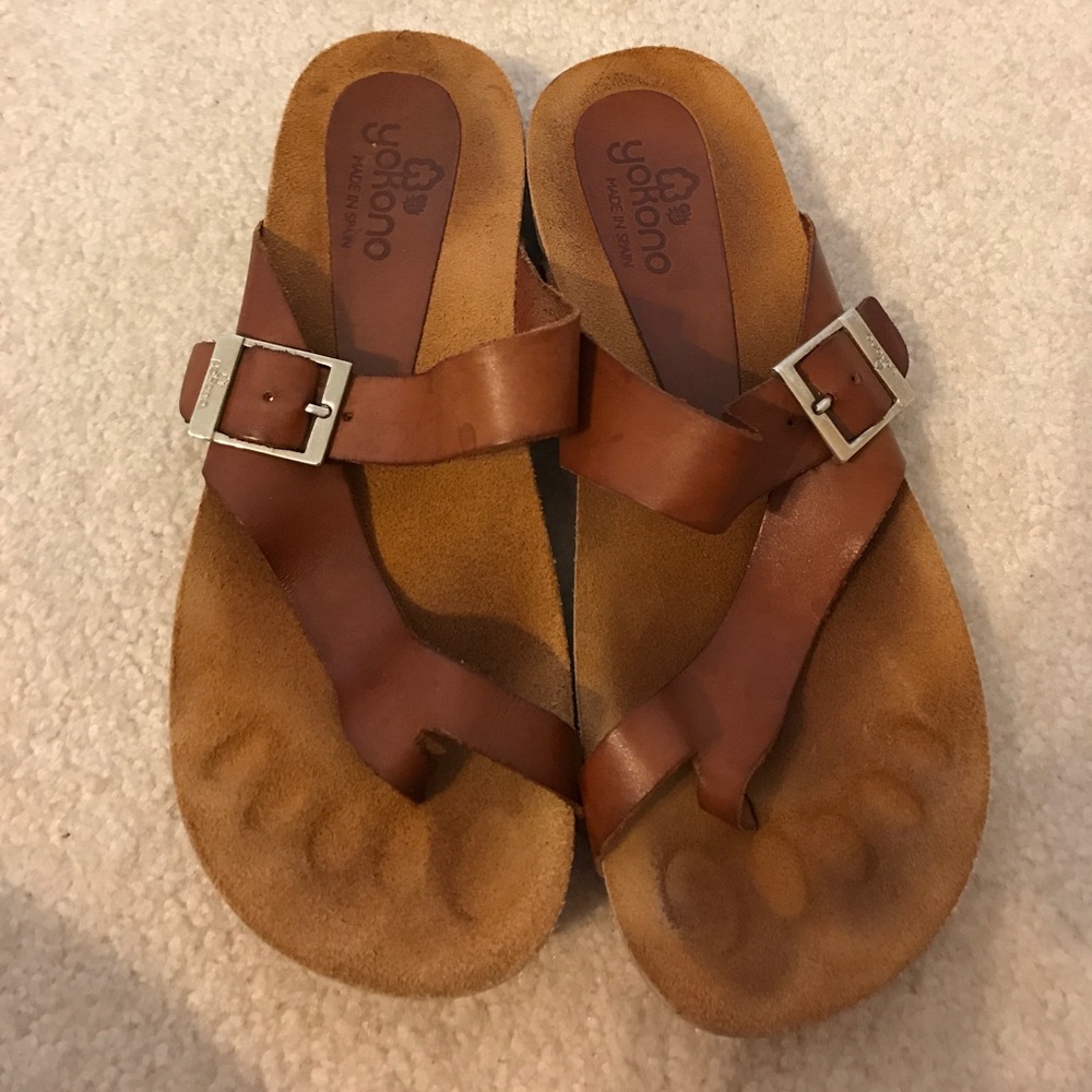 Yokono tan strap sandals with toe beds