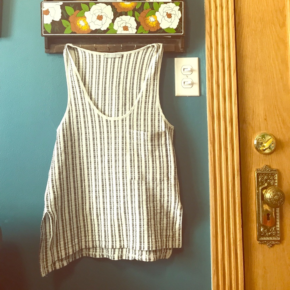 Zara split side cropped tank with geo pattern